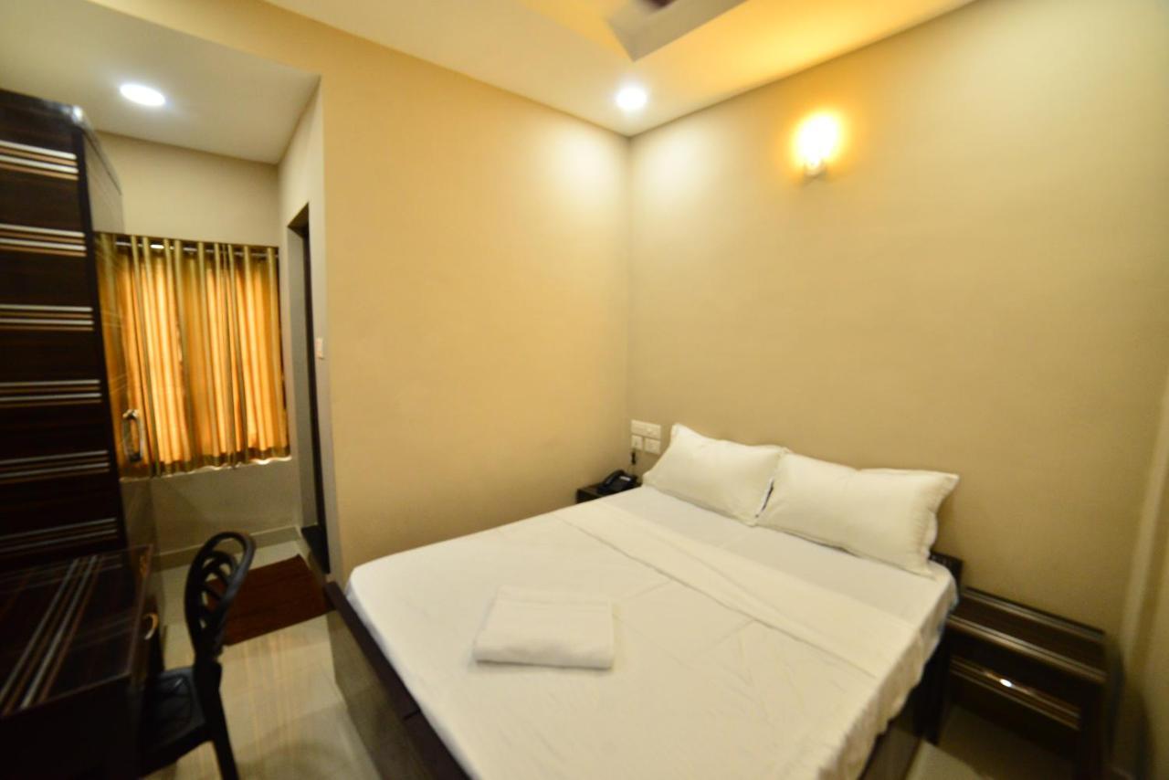 Hotel Priya Kottakkal Exterior foto
