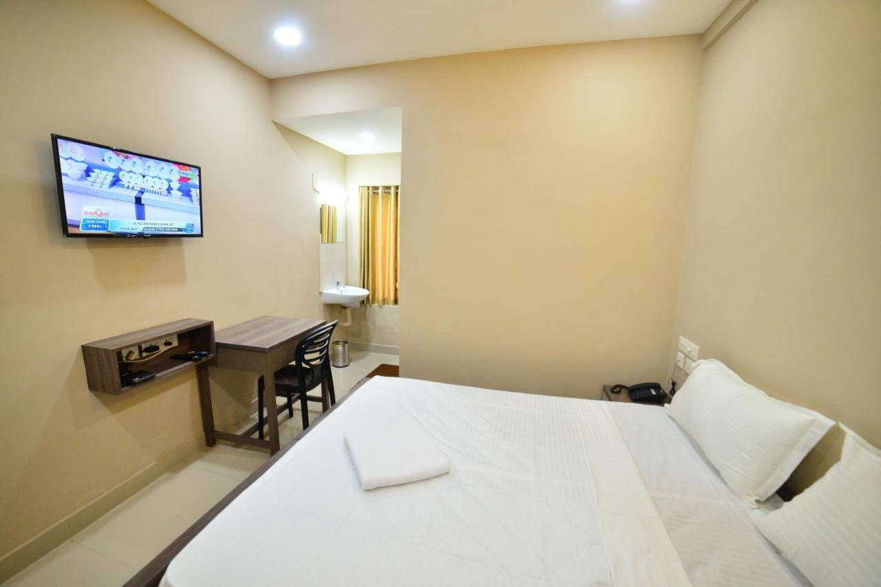Hotel Priya Kottakkal Exterior foto