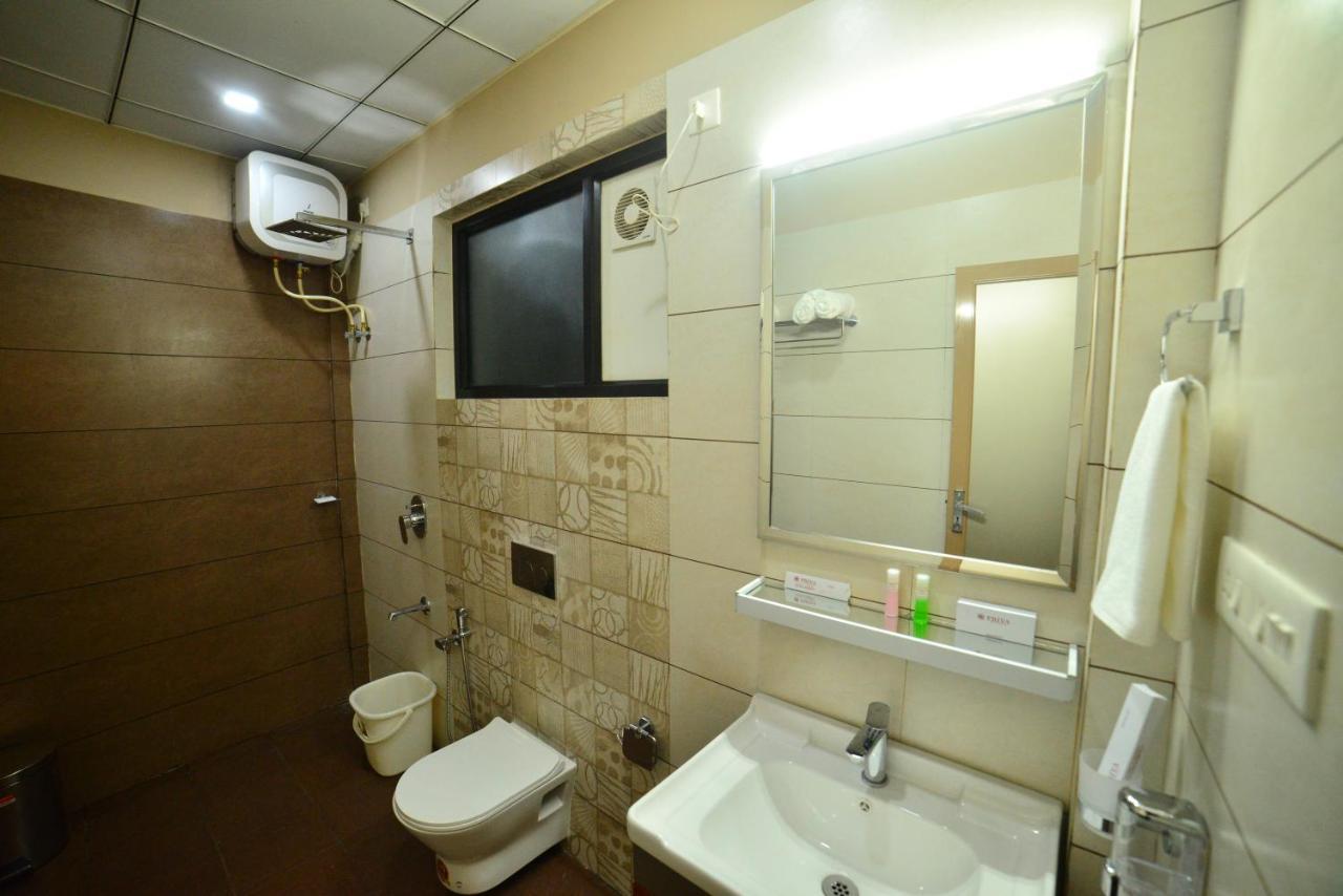 Hotel Priya Kottakkal Exterior foto